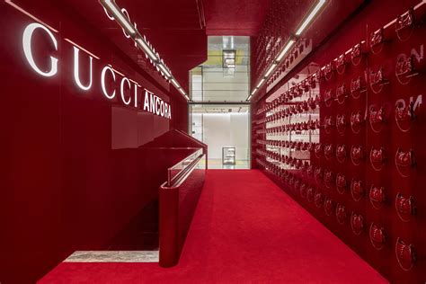 gucci store in montenapo gue|gucci via monte napoleone store.